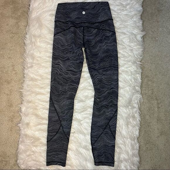 Lululemon In Movement Tight 25” - Picture 5 of 8